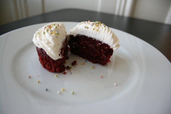 GFDF Red Velvet Cupcakes with Vegan Buttercream // Naturally Lindsey